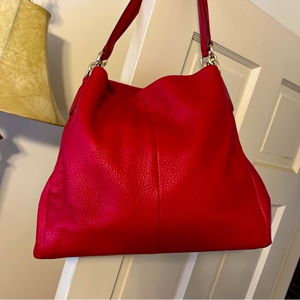🌹Coach Red Pebbled Leather Shoulder Bag🌹